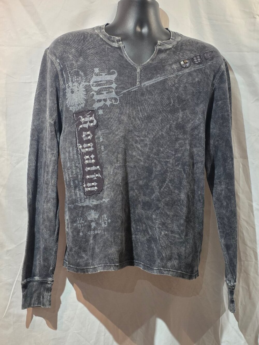 Guess Men’s Long Sleeve Graphic Shirt – Size M